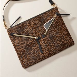Stella & Dot Lady Boss Crossbody Animal Print